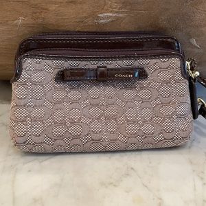Coach wristlet wallet signature print
